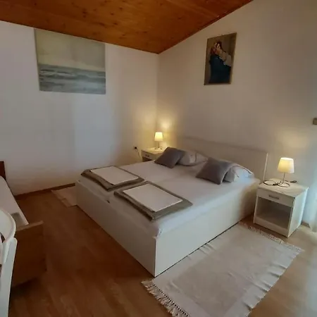 Apartment Vjeko *