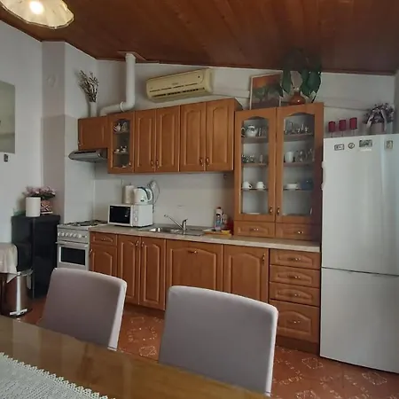 Vjeko Apartment *